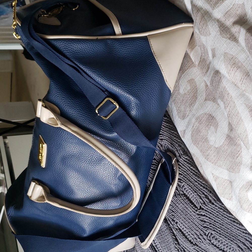 Travel/WEEKENDER BAG